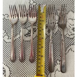 Antique Vintage 5 Silver Plate Forks Rogers Bros 2-7.5” 3-6.5”